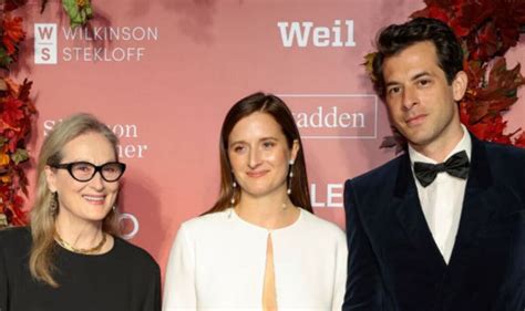 meryl streep 73 third wheels with daughter and husband mark ronson as trio hold hands
