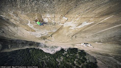 Kevin Jorgeson Battles World S Toughest Climb On Yosemite S El Capitan Cliff Daily Mail Online