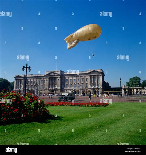 Aerial Of Buckingham Palace Hi Res Stock Photography And Images Alamy