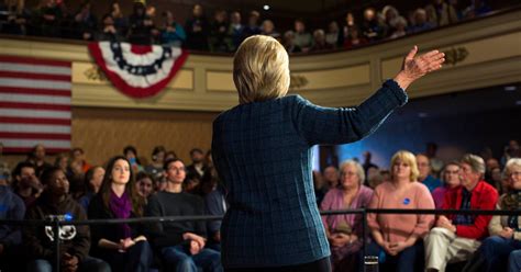 Hillary Clinton Reverts To Previous Stump In Final Days Before Iowa