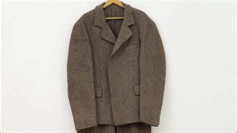 Joseph beuys felt suit berlin, germany: Joseph Beuys' Felt Suit | Lost Art - YouTube