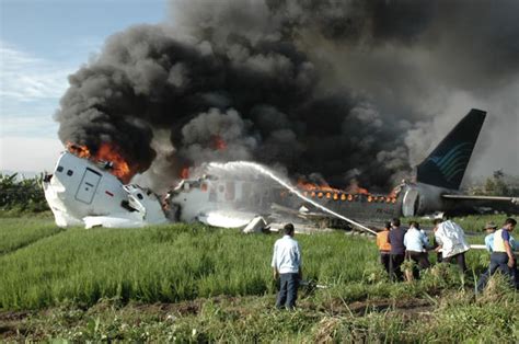 December 22 1988 Tragic Plane Crashes Pictures Cbs News