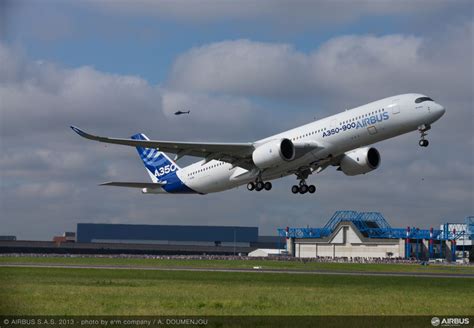 First A350 Xwb Takes To The Skies On Its Maiden Flight Flyingphotos