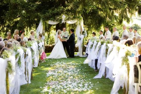 Portland Wedding Venues Domanie Margelle Outdoor Wedding Ceremony