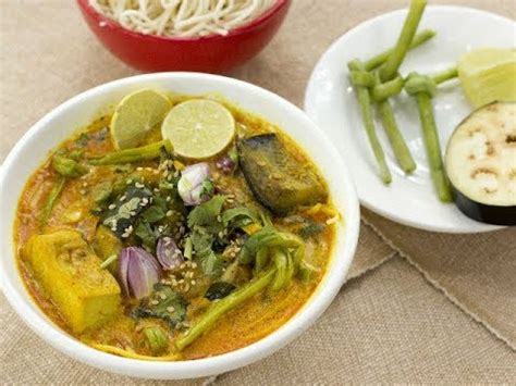 Taste is slightly mild, fragrant of coconut milk and a curry leave. Vegetarian Ipoh Curry Mee(वेजिटेरियन ईपोह करी मी)/ How to ...