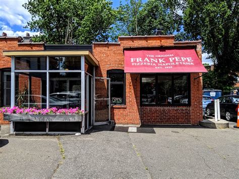 Restaurant Review Frank Pepe Pizzeria Napoletana In New Haven