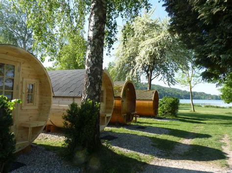 Bei der telekom sind wir jetzt als seefelder straße 0 gelistet, erklärt er. Schlaffässer: Camping im Fass » Camping am Pilsensee
