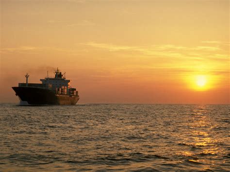 ShipPics: Container Ship SunSet (trom)