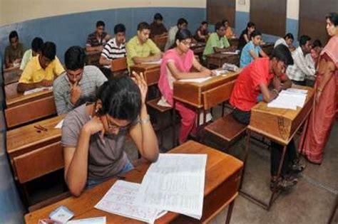 Mumbai University Students In A Dilemma Some Want Exams Others Dont