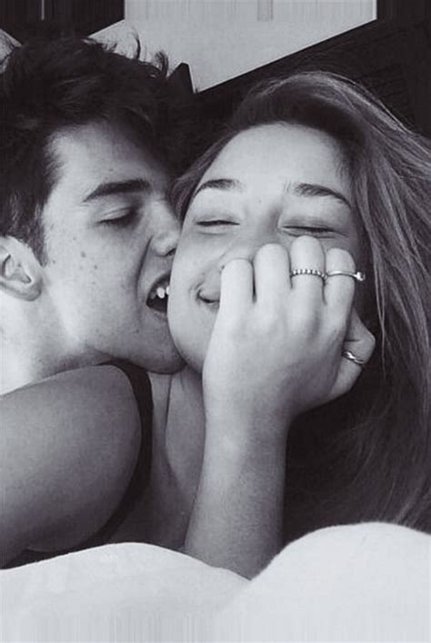 40 Best Selfie Poses For Couples Buzz16 Cute Couples Teenagers