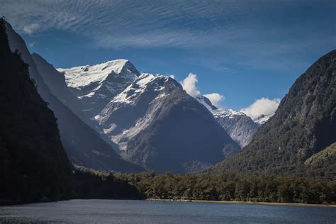 3840x2560 Milford Sound Mountains New Zealand Snow Capped