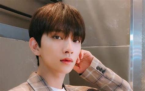 Mereka terdiri dari s.coups, junghan, joshua, jun, hoshi, wonwoo, woozi, dk, mingyu, the8. Biodata Seventeen | Profil, Fakta & Foto Member Terbaru ...