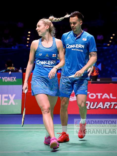 Can lee chong wei win his third cwg individual gold medal on sunday?albert srikanth vs chong wei, cwg 2018 badminton gold medal match live stream and tv listings. Lee Chong Wei - Saina Nehwal คว้าเหรียญทอง Commonwealth ...
