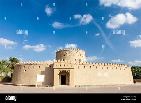 Historic Hili Fort In Al Ainuae Stock Photo Alamy