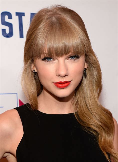 2012 Taylor Swift Has Been Owning The Beauty Game Since 1989