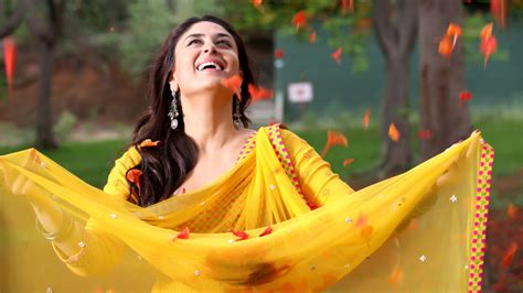Download Kareena Kapoor Yellow Salwar Dress Wallpaper