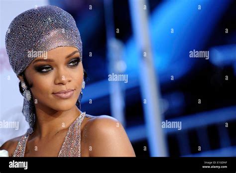 Rihanna 2014 Cfda Hi Res Stock Photography And Images Alamy