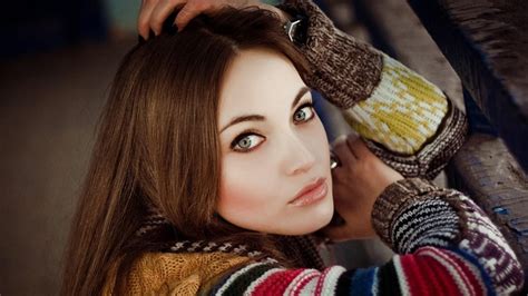 वॉलपेपर लड़की चेहरा स्वेटर एचडी वाइडस्क्रीन हाई डेफिनिशन फुलस्क्रीन
