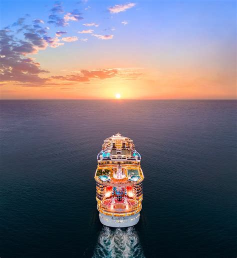 Allure of the seas' guests won't be disappointed if they choose to eat in the free restaurants: Allure of the Seas ile Doğu Karayipler Paket Gemi Turu