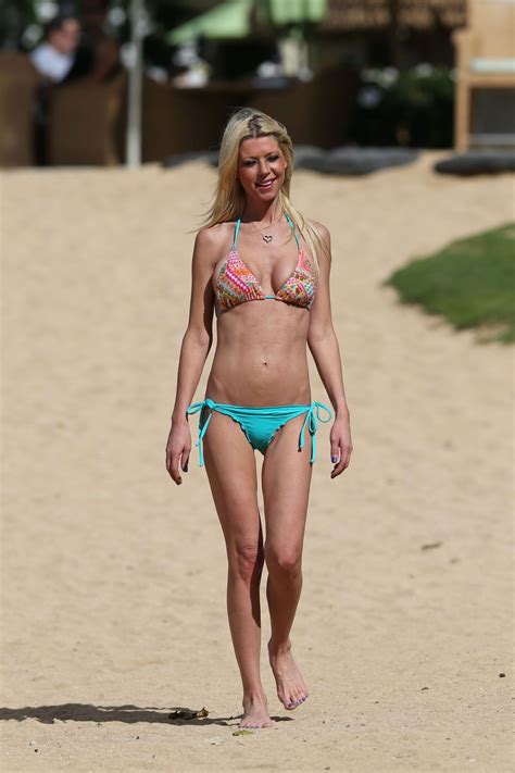 Tara Reid In Bikini On The Beach In Hawaii Hawtcelebs