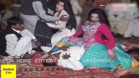 Pakistani 👙horny 💃mujra On Wedding 2017 Latest Youtube