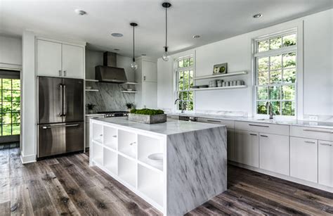 5 Reasons To Include A Waterfall Countertop In Your Kitchen Design