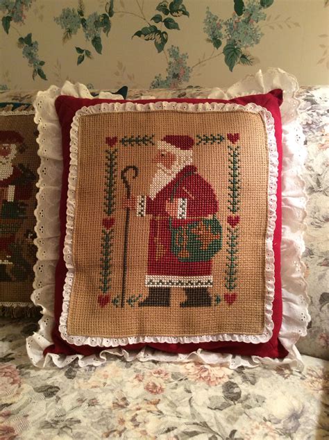 The prairie schooler is one of the needlework industry's leading designers of counted cross stitch and counted needlepoint patterns, designing since 1984. 1987 Old World "Prairie Schooler" Santa (design by Pam ...