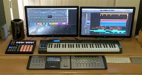 The setup is also very simple and should take you. Mac Setup: Dual Thunderbolt Display Mac Pro Desk of a Music Producer
