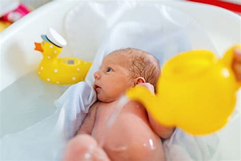 6 Tips Para El Primer Baño Del Bebé Cómo Debe Realizarse Bañar Bebe