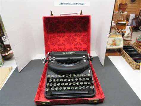 Antique Remington Rand Deluxe Noiseless Typewriter And Carrying Case