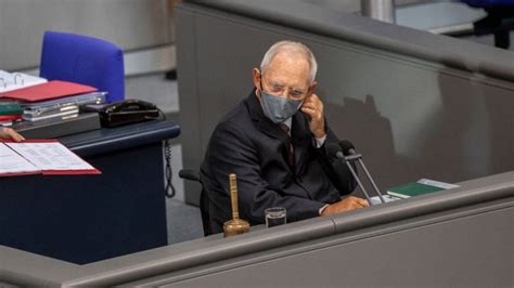 Chewbacca, star wars, batman, venezianische masken, uvm. AfD schickt Schäuble Abmahnung wegen Maskenpflicht im ...