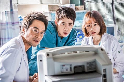 Especially ahn hyo seop and lee sung kyung, both of them have a great chemistry. "Dr. Romantic" Actors Respond To Reports Regarding 2nd ...