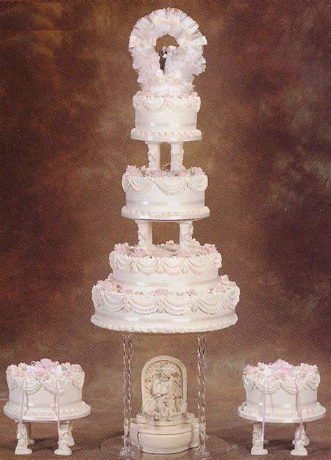 Wedding Cake Decorating Instructions Delicate Cherub
