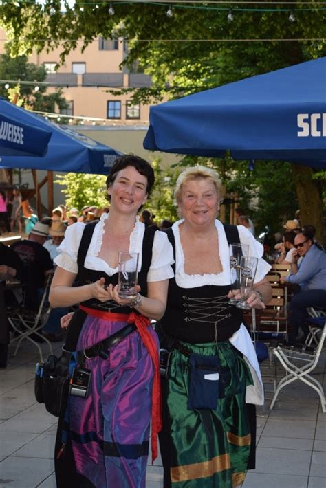 In teilen der stadtteile haidhausen, ramersdorf und berg am laim waren rund 20.000 haushalte. Schneider Bräuhaus Berg am Laim, Biergarten in 81673 ...