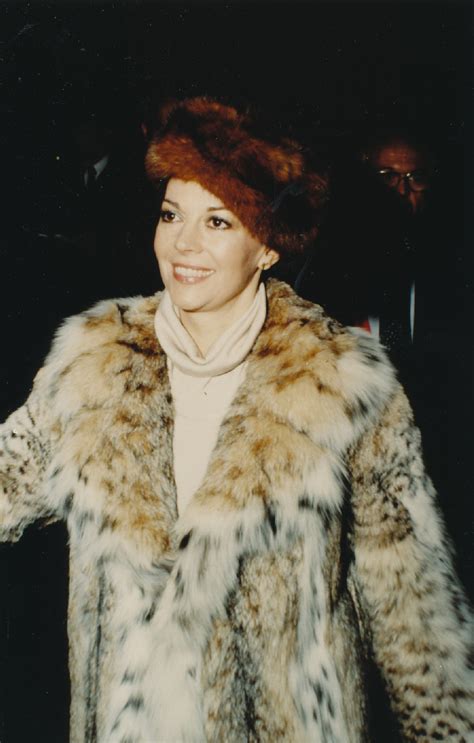 Natalie Wood She Was Beautiful Beautiful Women Fur Jacket Fur Coat