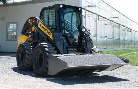 New Holland Skid Steers Summarized — 2018 Spec Guide Compact