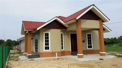 Selain karena terletak di depan rumah, teras juga menjadi tempat untuk menerima tamu. 15 Contoh Rumah Sederhana di Kampung dan Pedesaan Terbaru