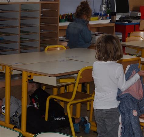 Chabeuil Mardi L Cole De Parlanges Avec Enfants Lexercice Attentat Intrusion R Ussi