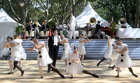 Michael aranella and his dreamland orchestra treat us once again to the great jazz age event of the year on governor's island in new york city. Jazz Age Lawn Party, NYC - The Island Now
