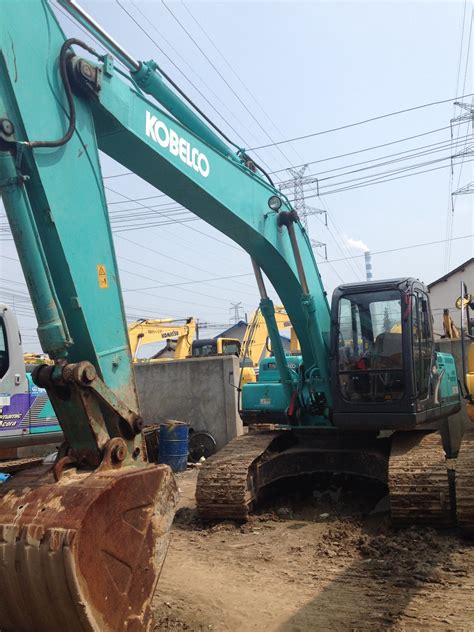 Used Kobelco Sk200 Excavator Available Sk200-3, (SK200-6) Excavators