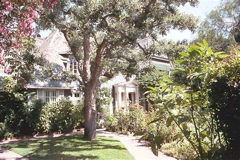 Ozzie and harriet nelson house. The Ozzie & Harriet House (photo)
