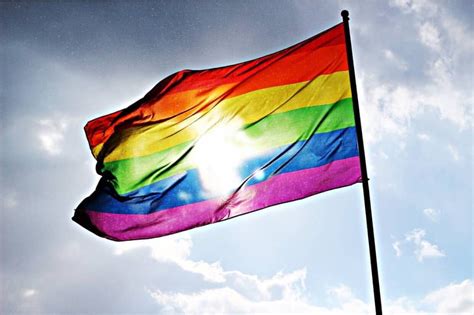 目前在世界上，有21个国家宣布在国内同性恋合法。不过此外