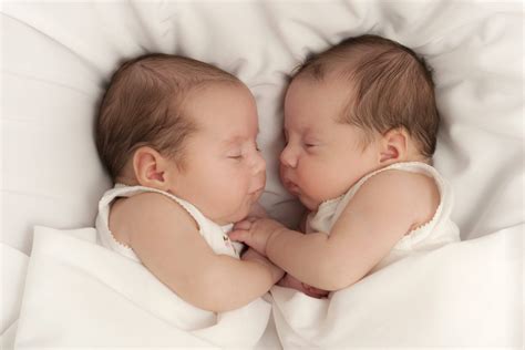 Twin Babies Sleeping 23 Photos Which Are Simply Visual Sugar Cubes