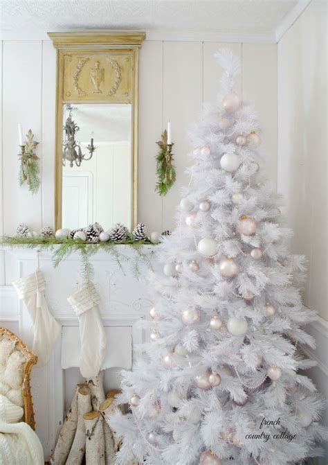 Pictures Of White Christmas Trees