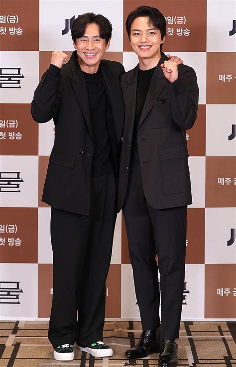 #괴물 #신하균 #여진구 신하균x여진구, 우리 중 괴물은 누구인가·· 〈괴물〉 jtbc 금토드라마 2월 첫 방송! '괴물' 신하균-여진구, 심장 쫄깃 두 남자 - 오마이뉴스