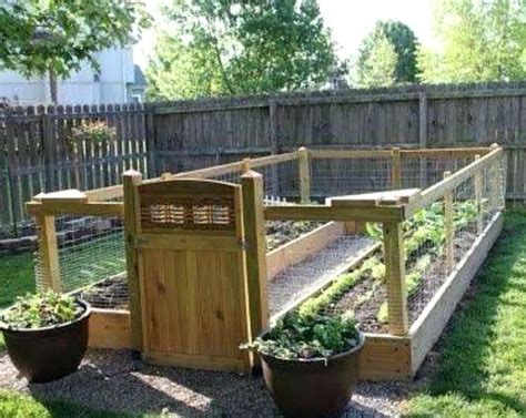 20 Fenced In Raised Bed Gardens