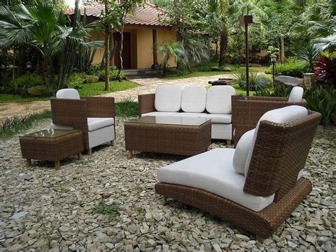 Patio furniture covers will protect your pieces from wind and rain during those warm summer rainstorms. 20 Best Garden Furniture Trends 2017 - TheyDesign.net - TheyDesign.net