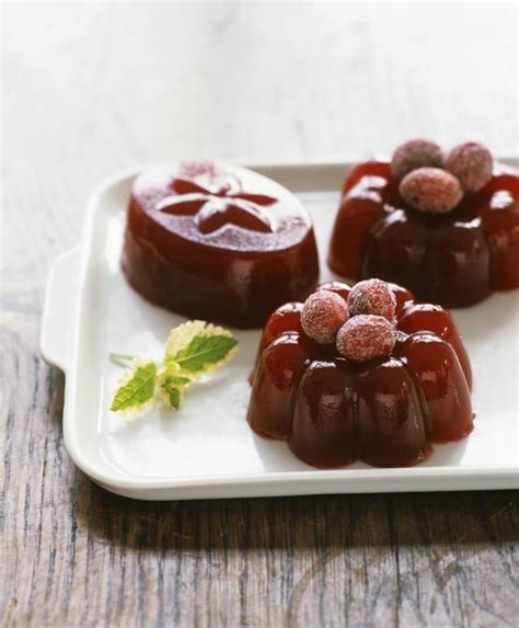 I've used this easy cranberry jello salad recipe to round out the menu for many dinners, especially around thanksgiving! Cranberry Jello Salad | Recipe | Cranberry jello ...