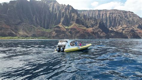 37 Ft Zodiac Raft Trip Kauai Vacation Activities
