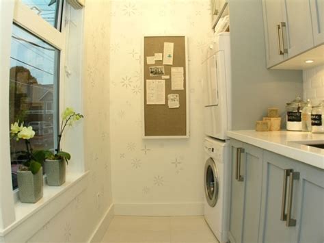 If you really want to change the look of your laundry room quickly, wallpaper is the way to go. laundry room wallpaper 2017 - Grasscloth Wallpaper
